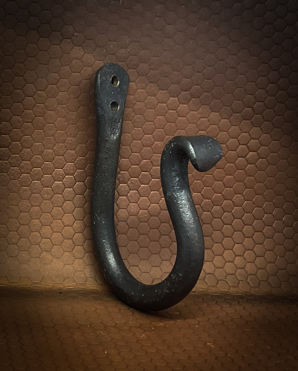 Round wall hook
